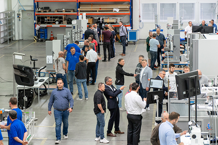 Die SONOTRONIC GmbH, Pionier im Bereich Ultraschall-Maschinenbau, konnte stolz auf 50 Jahre Firmengeschichte zurückblicken