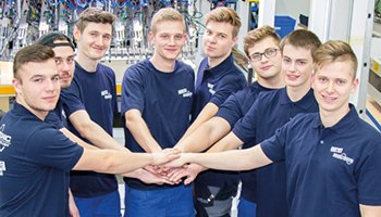Einstieg Beruf. Auszubildende bei Sonotronic Nagel GmbH